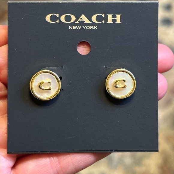 NWT Coach Signature C Mother of Pearl Coin Stud Earrings - Gold Tone - Picture 5 of 6